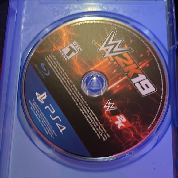 WWE 2K19 PS4 game used - Picture 2 of 4